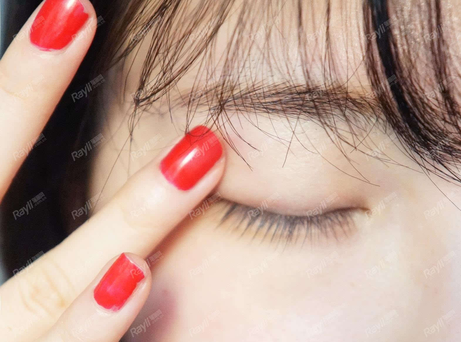 雅诗兰黛多效智妍眼霜 一瓶多效让双眸熠熠生辉